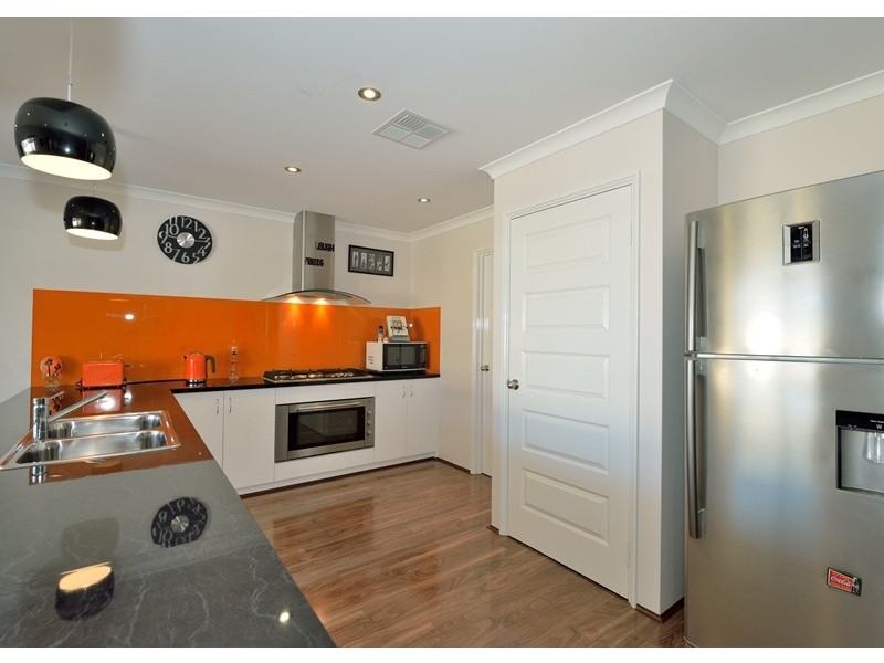 27 Buttermere Approach, Waikiki WA 6169