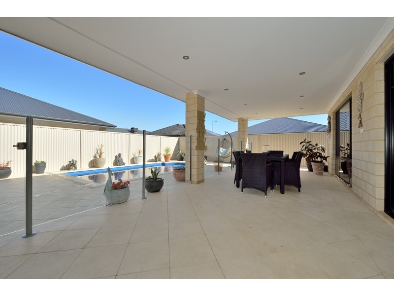 27 Buttermere Approach, Waikiki WA 6169
