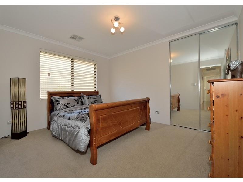 27 Buttermere Approach, Waikiki WA 6169