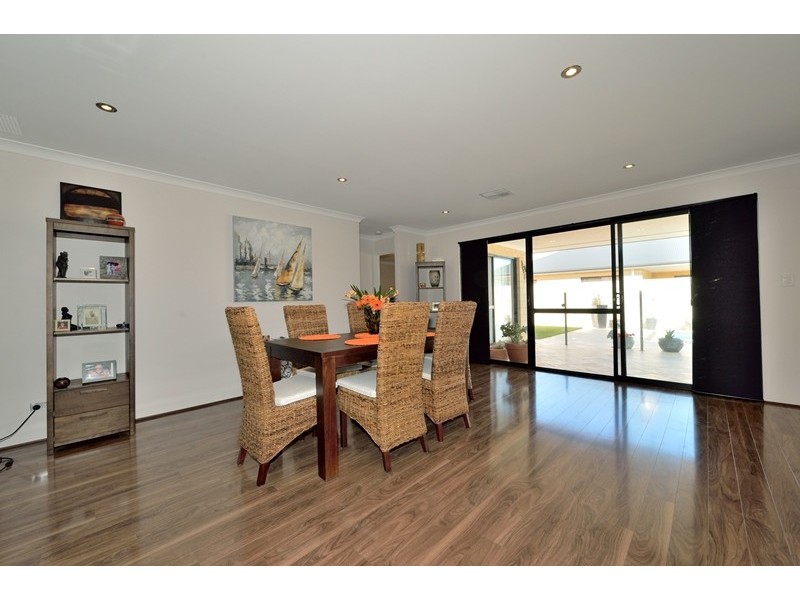 27 Buttermere Approach, Waikiki WA 6169