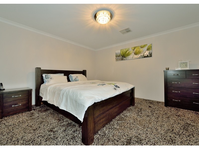 27 Buttermere Approach, Waikiki WA 6169