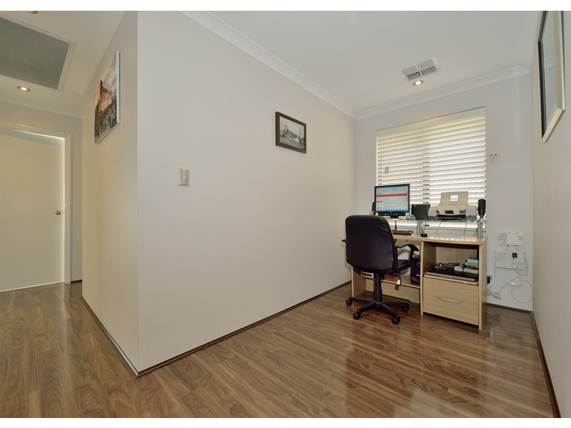 27 Buttermere Approach, Waikiki WA 6169