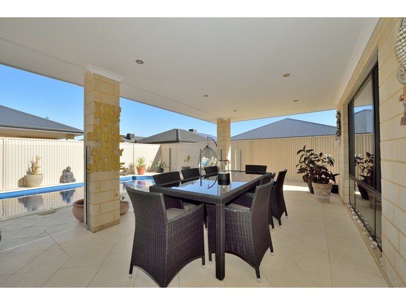 27 Buttermere Approach, Waikiki WA 6169