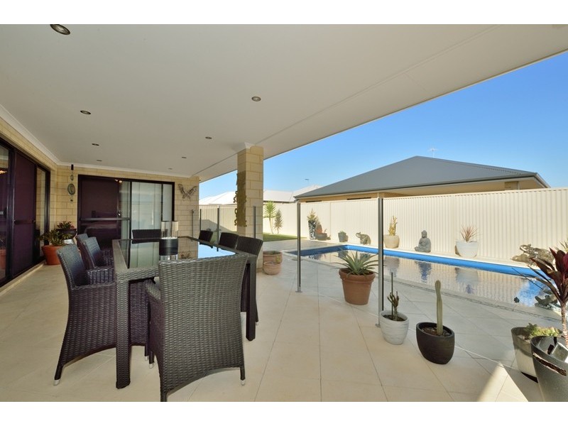 27 Buttermere Approach, Waikiki WA 6169