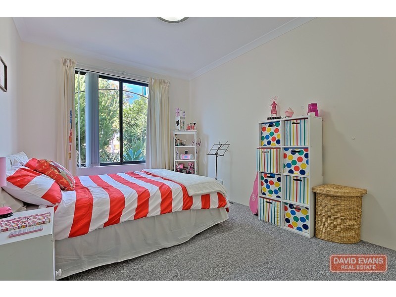 20 Lyttleton Street, Rockingham WA 6168