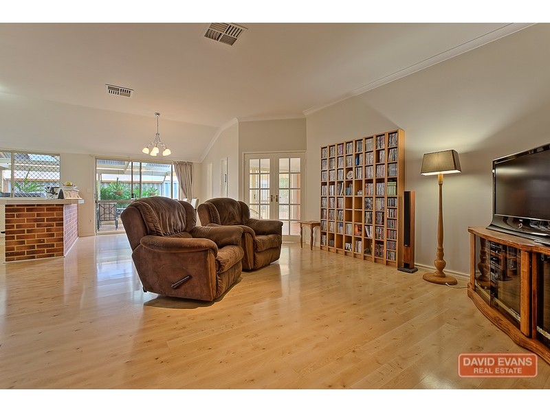 35 St Ettiene Garden, Port Kennedy WA 6172