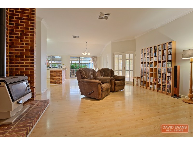 35 St Ettiene Garden, Port Kennedy WA 6172