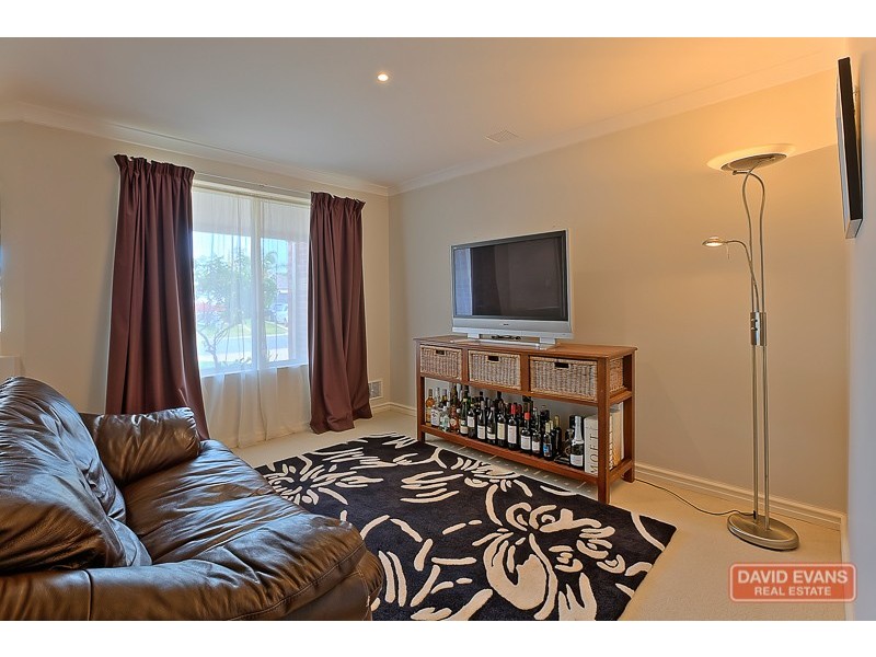 35 St Ettiene Garden, Port Kennedy WA 6172