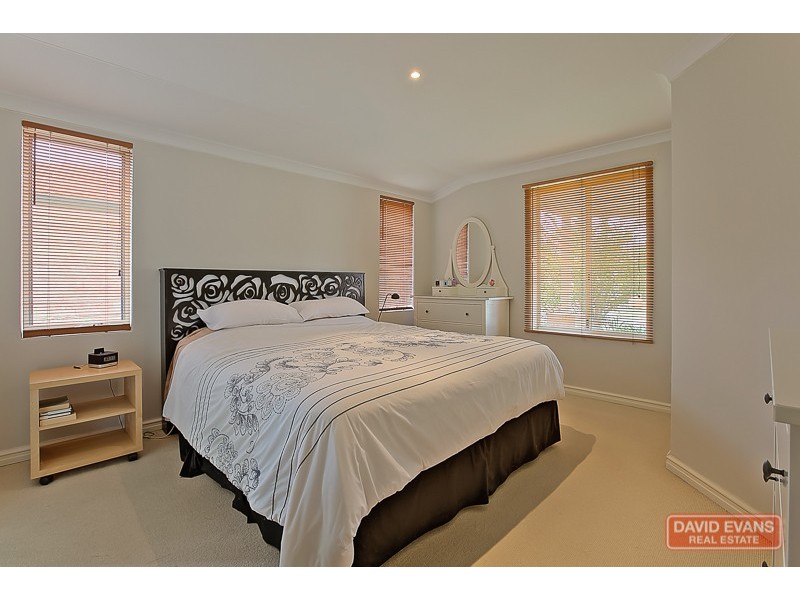 35 St Ettiene Garden, Port Kennedy WA 6172