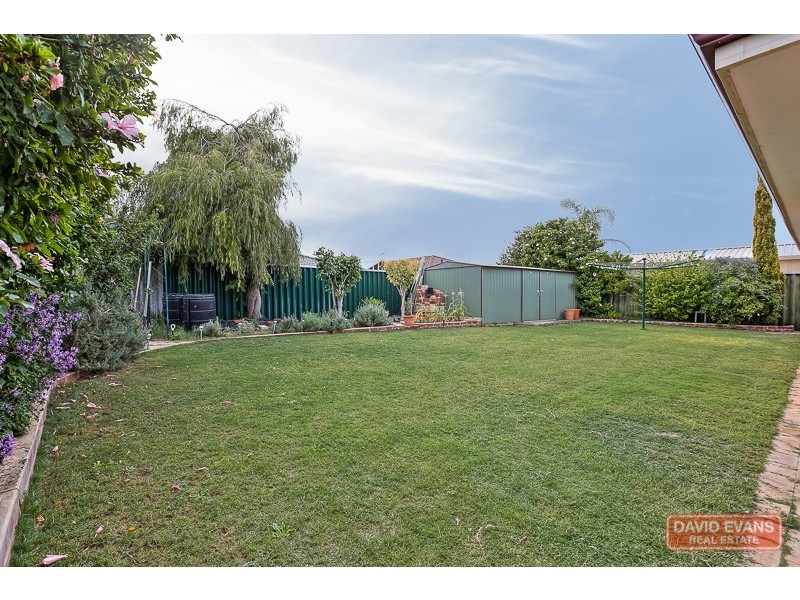 35 St Ettiene Garden, Port Kennedy WA 6172