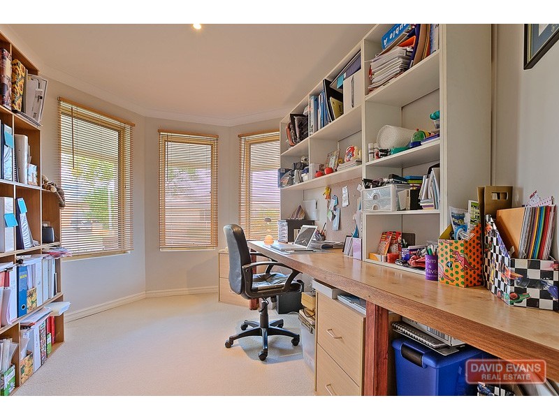 35 St Ettiene Garden, Port Kennedy WA 6172