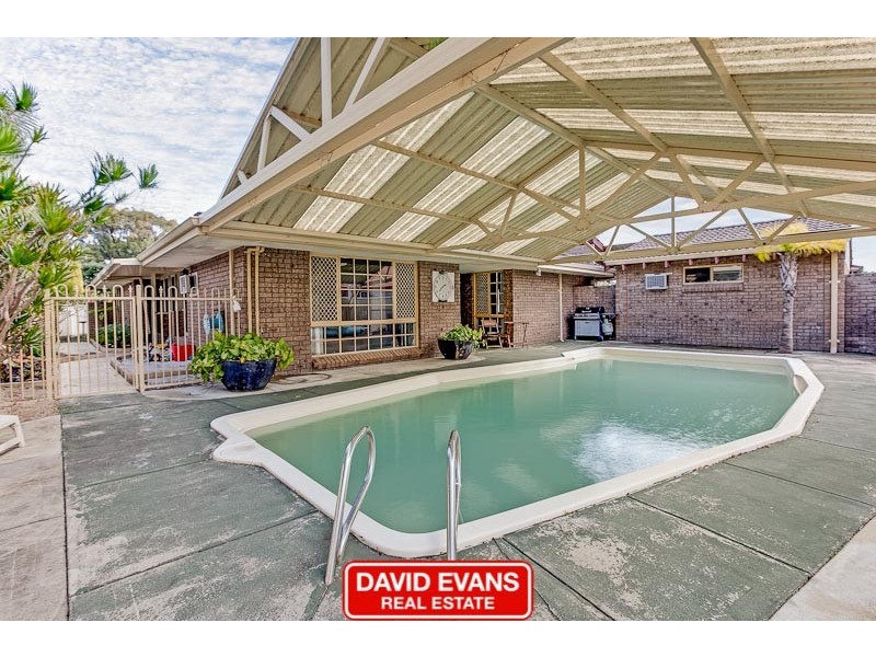 13 Golf Place, Cooloongup WA 6168