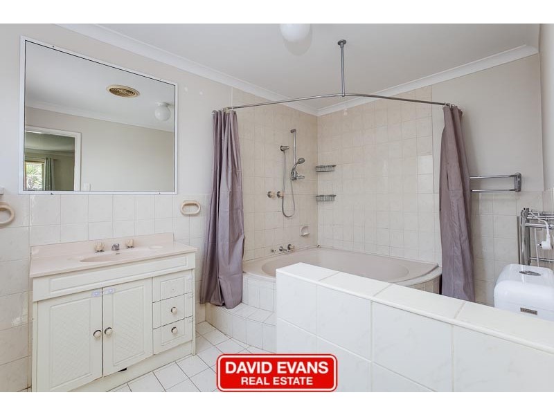 13 Golf Place, Cooloongup WA 6168
