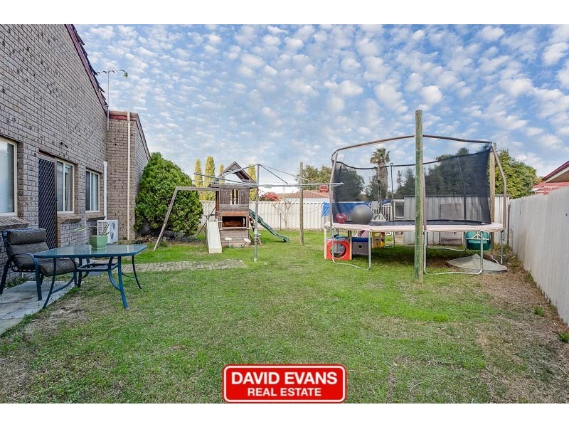 13 Golf Place, Cooloongup WA 6168