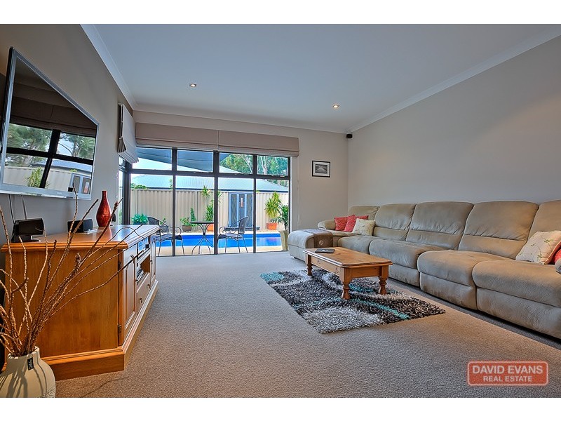 2 Mariposa Boulevard, Secret Harbour WA 6173