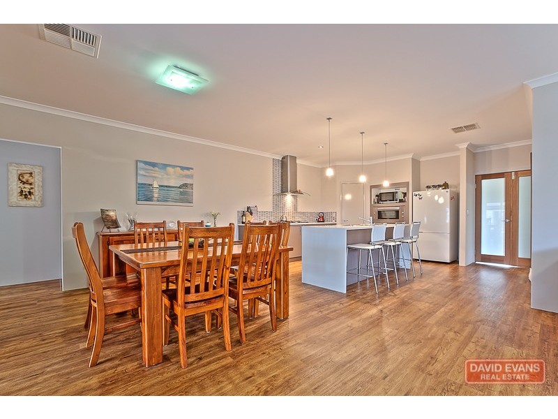 2 Mariposa Boulevard, Secret Harbour WA 6173