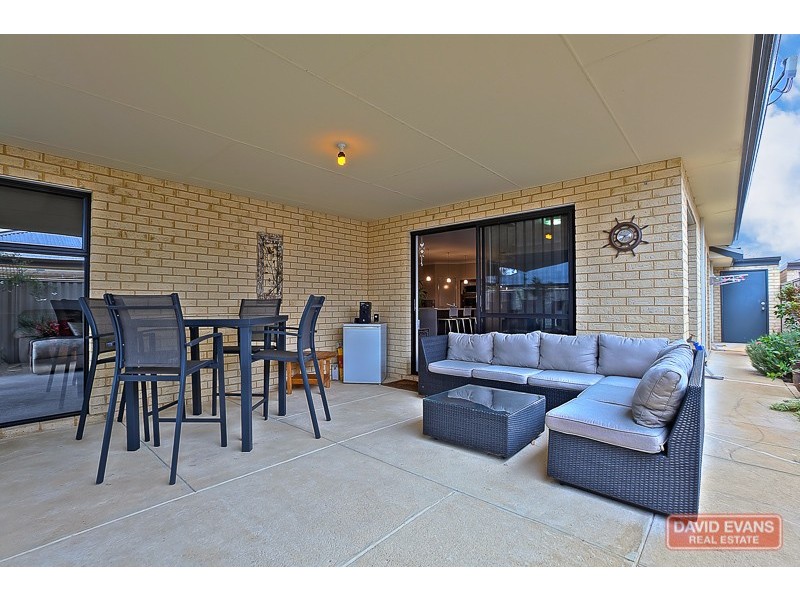 2 Mariposa Boulevard, Secret Harbour WA 6173