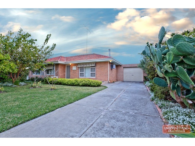 16 Heaton Way, Safety Bay WA 6169