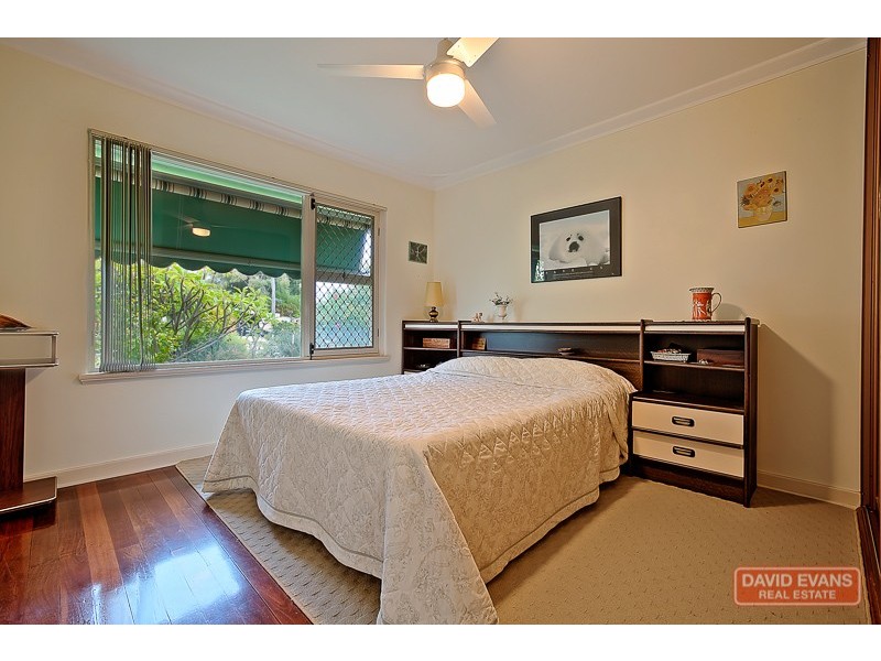 16 Heaton Way, Safety Bay WA 6169