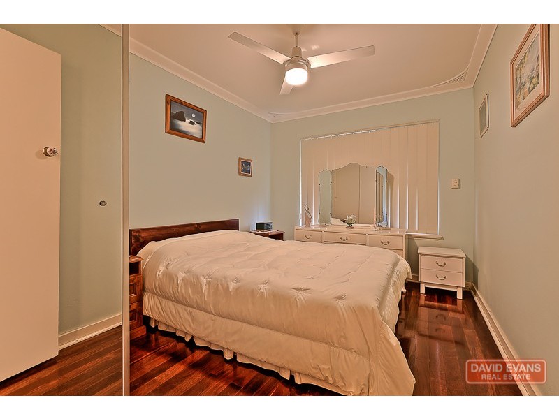 16 Heaton Way, Safety Bay WA 6169