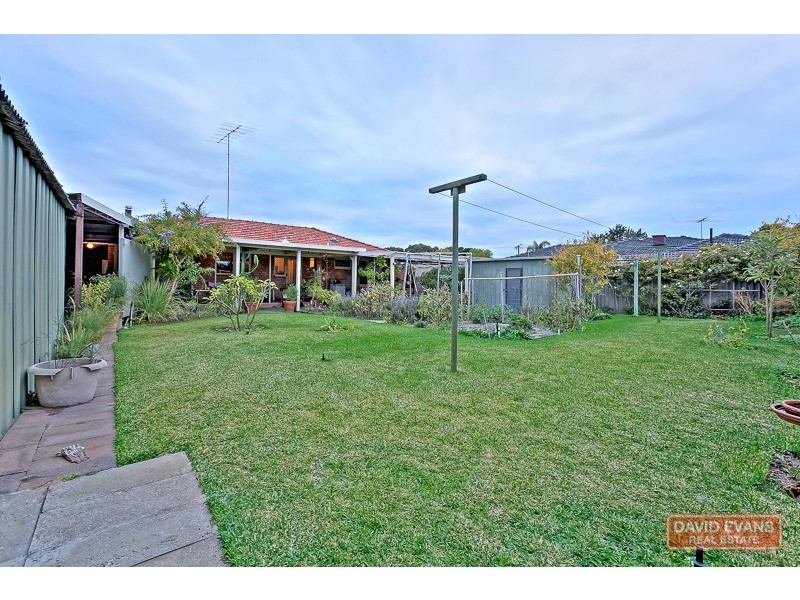 16 Heaton Way, Safety Bay WA 6169