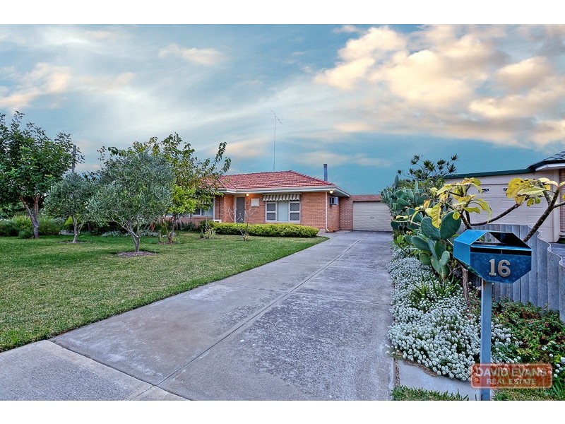 16 Heaton Way, Safety Bay WA 6169