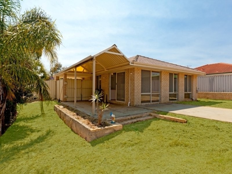 32 McNairn Cross, Leda WA 6170