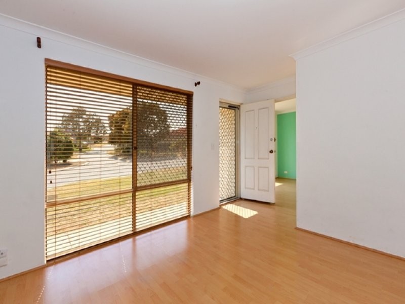 32 McNairn Cross, Leda WA 6170