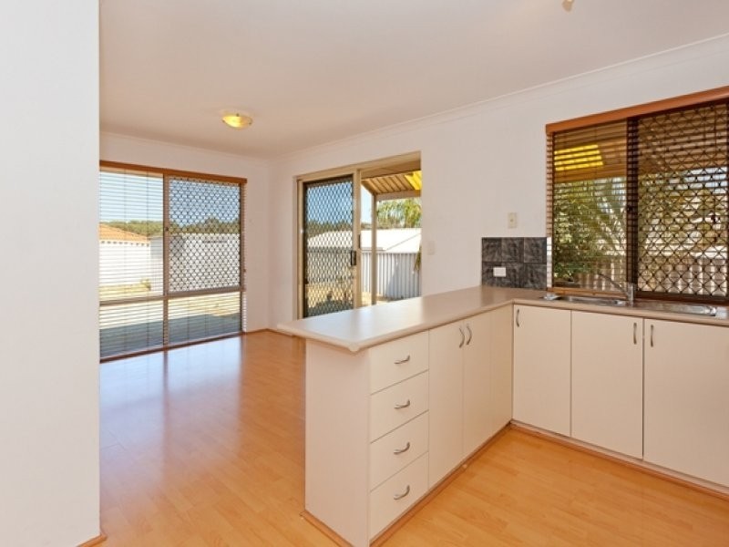 32 McNairn Cross, Leda WA 6170