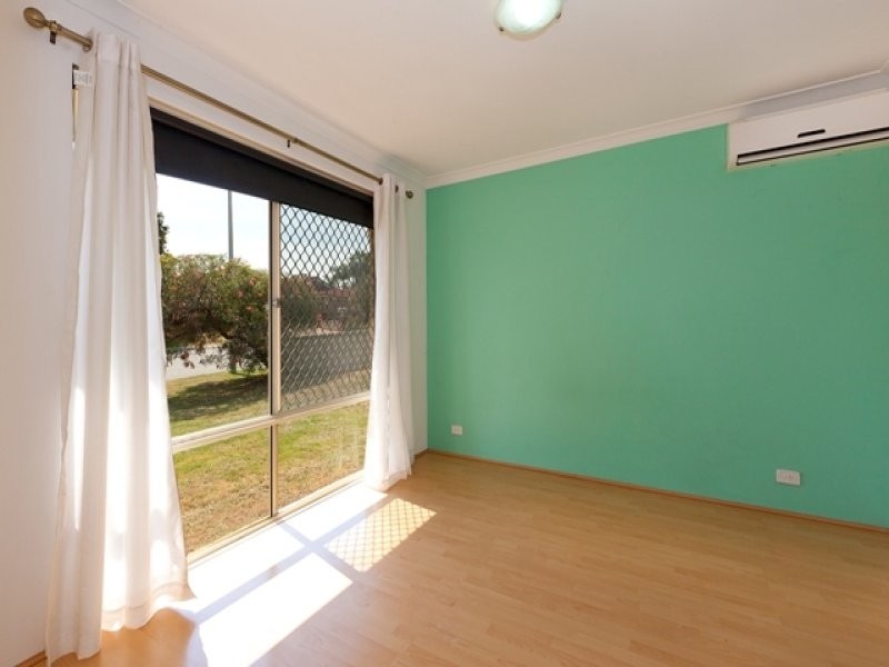 32 McNairn Cross, Leda WA 6170