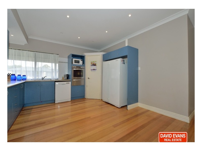 4 Mayfair Court, Cooloongup WA 6168