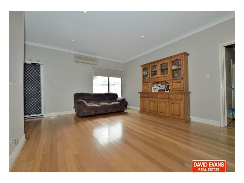 4 Mayfair Court, Cooloongup WA 6168