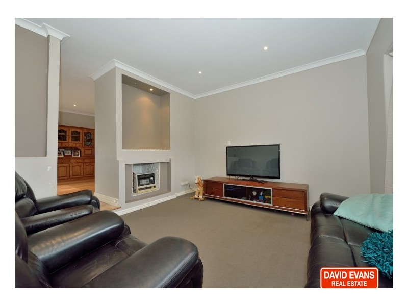 4 Mayfair Court, Cooloongup WA 6168