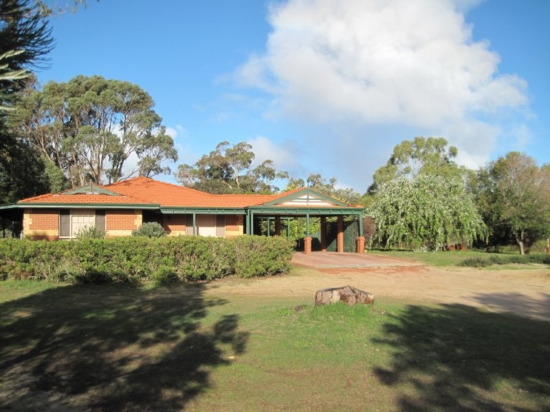 18 Trenant Park Gardens, Golden Bay WA 6174