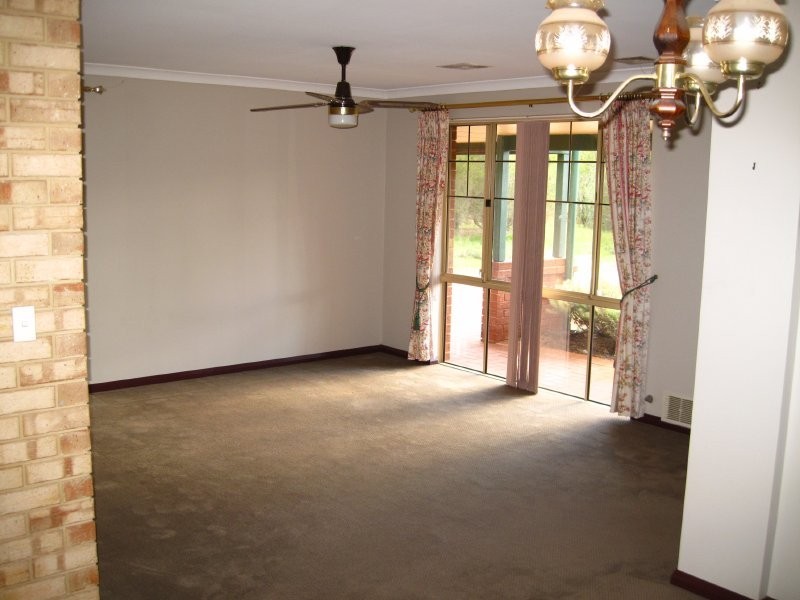 18 Trenant Park Gardens, Golden Bay WA 6174