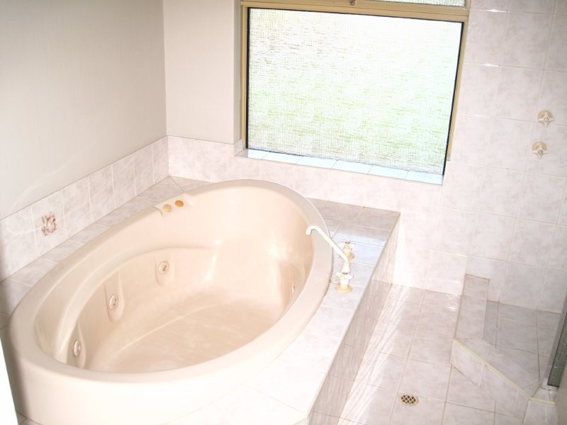 18 Trenant Park Gardens, Golden Bay WA 6174