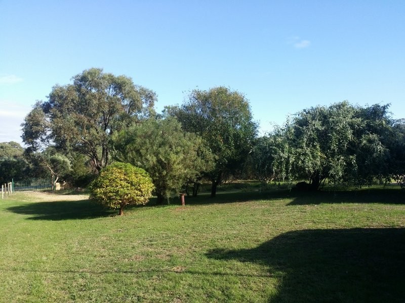 18 Trenant Park Gardens, Golden Bay WA 6174