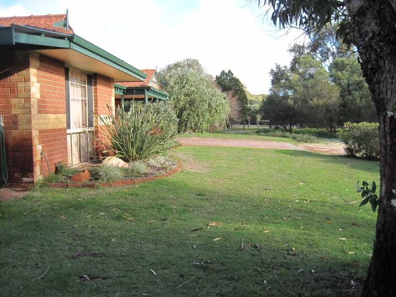 18 Trenant Park Gardens, Golden Bay WA 6174