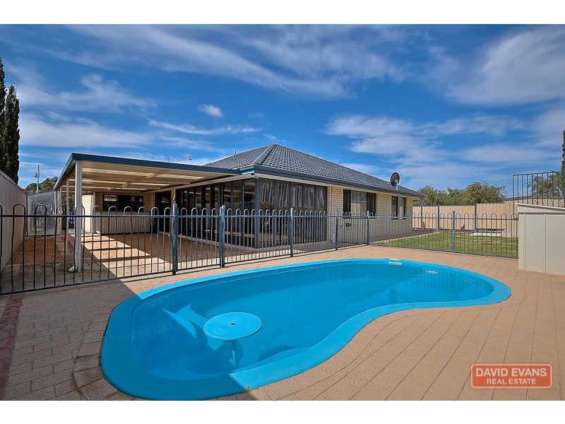 32 Hortonia Avenue, Secret Harbour WA 6173