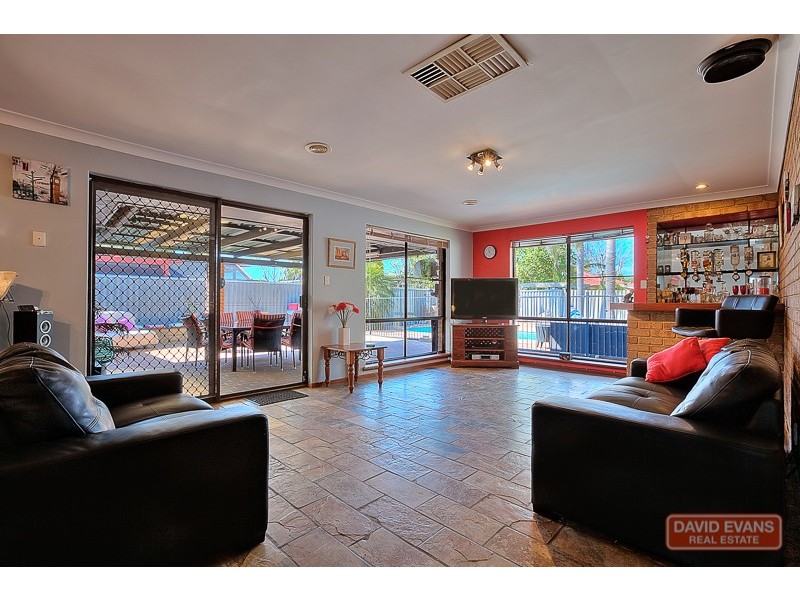 16 Kenton Way, Rockingham WA 6168