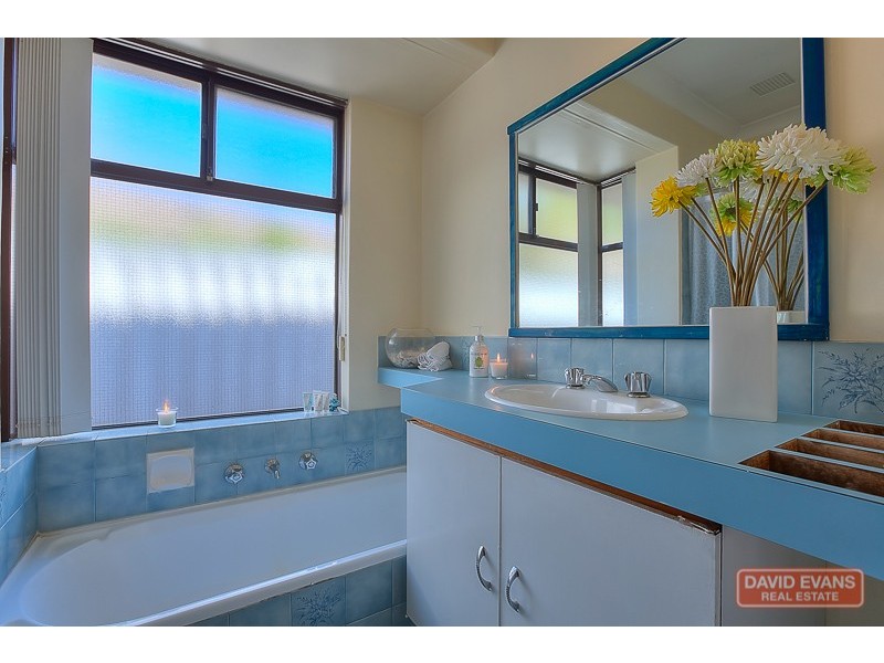 16 Kenton Way, Rockingham WA 6168