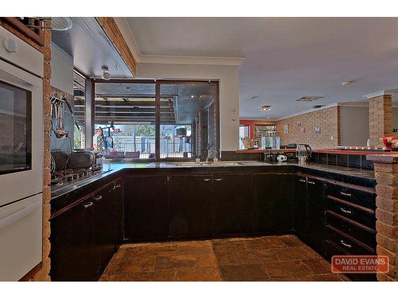 16 Kenton Way, Rockingham WA 6168