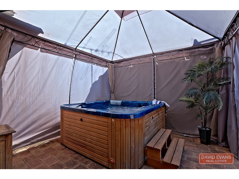 16 Kenton Way, Rockingham WA 6168