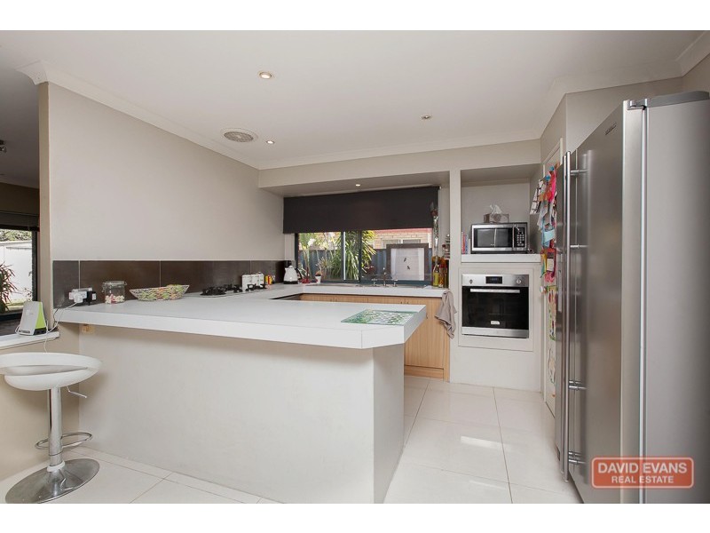 10 Palm Drive, Warnbro WA 6169