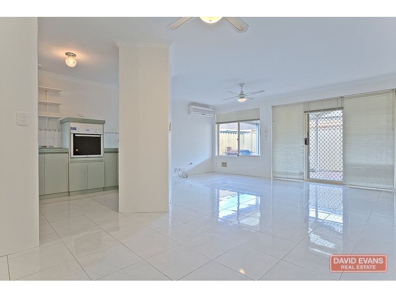 7/4 Dowling Street, Rockingham WA 6168