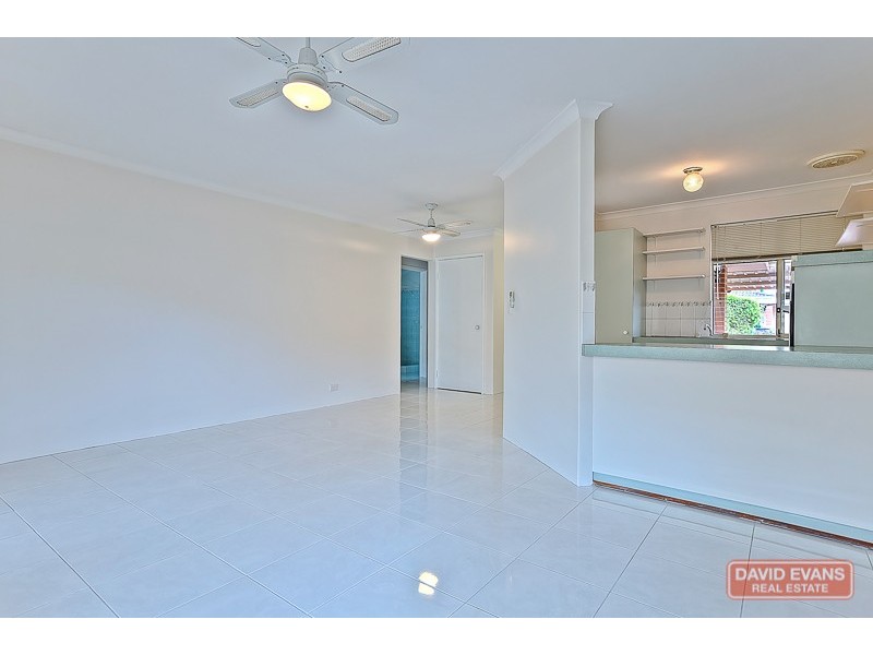 7/4 Dowling Street, Rockingham WA 6168