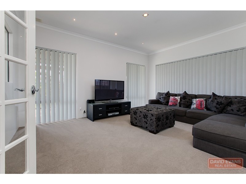 3 L’Esterel Way, Port Kennedy WA 6172