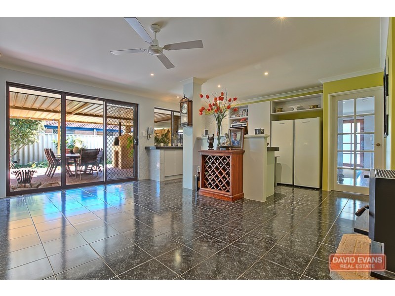 16 Aldinga Place, Waikiki WA 6169