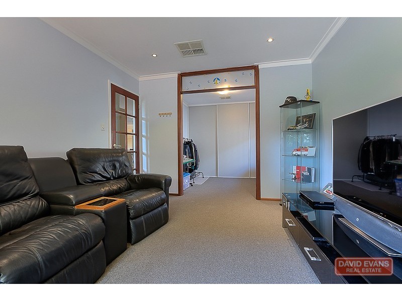 4 Ecclestone Street, Warnbro WA 6169