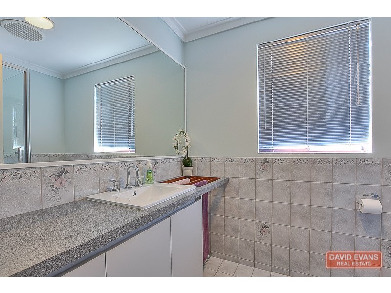 4 Ecclestone Street, Warnbro WA 6169